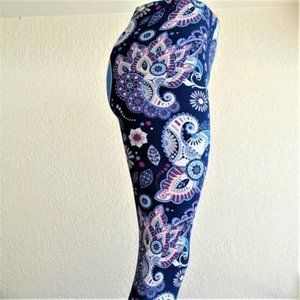 Junior's ULTRA SOFT Purple Paisley Leggings (NWT)